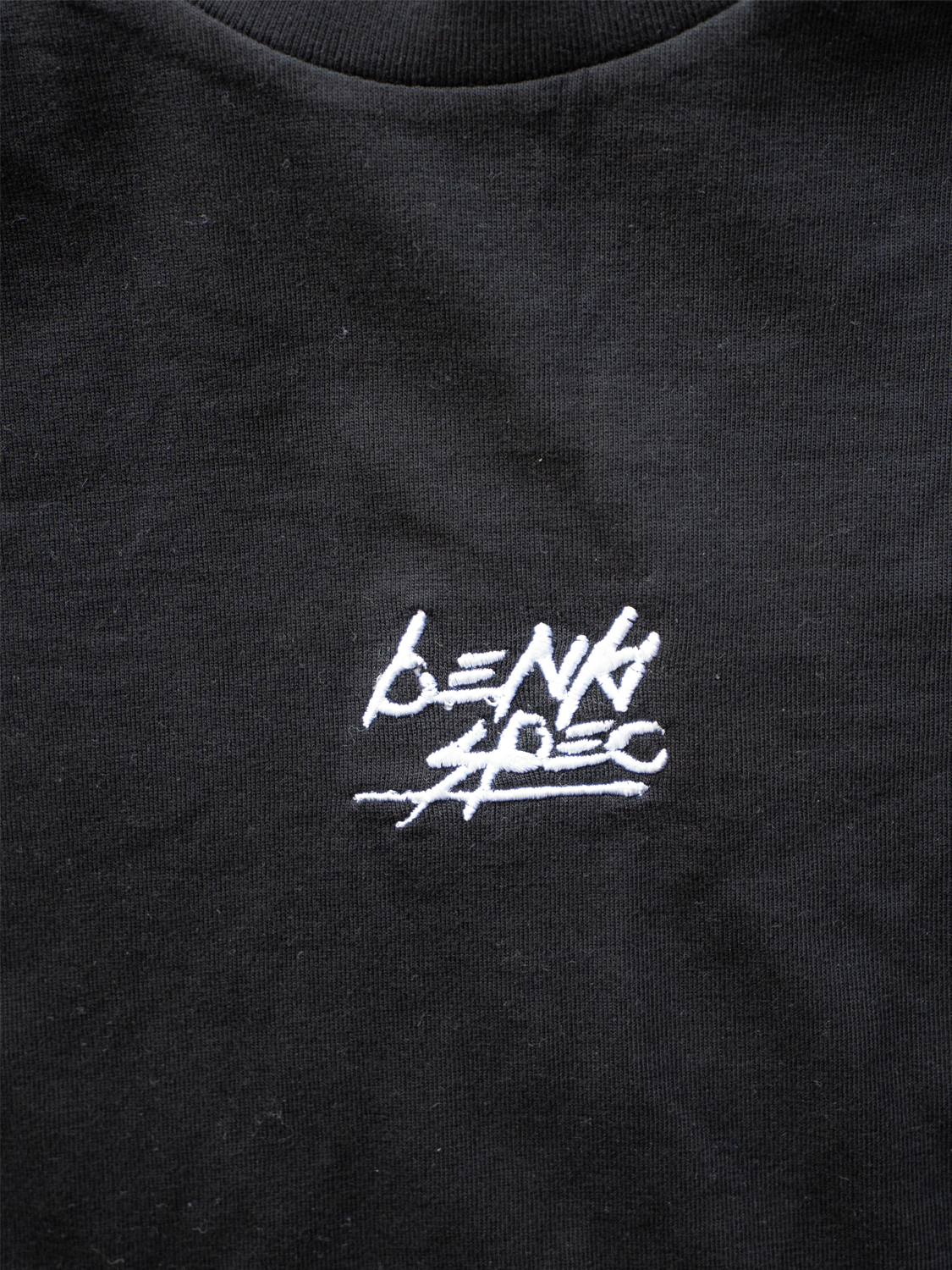 BENKI EMBROIDERED BLACK TEE